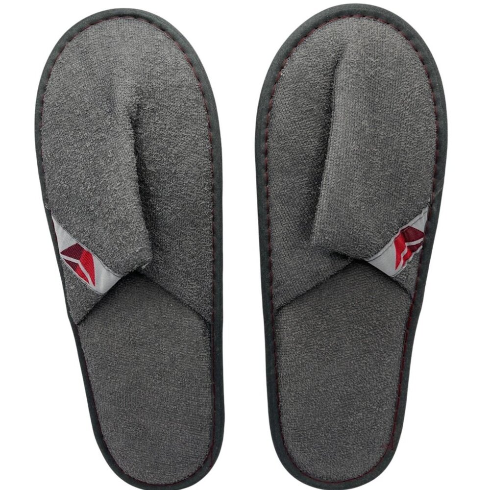 Gray Delta Airlines Closed-Toe Slippers With Non-Slip White Sole 13o